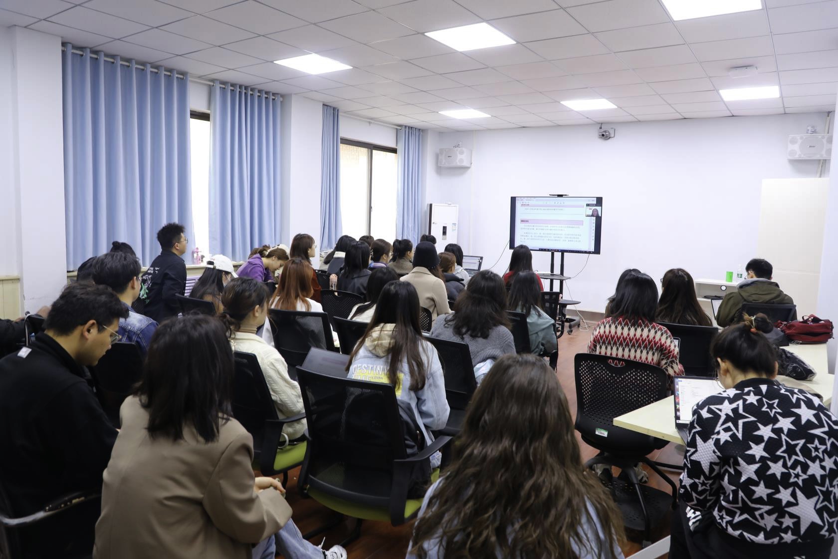 新闻传播学研究生_ 中国人民大学新闻学院共建课程 _新闻传播学研究方法课程 
