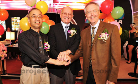 DLP技术3D电影放映机_DP CINEMA数字电影机_讯道电影机