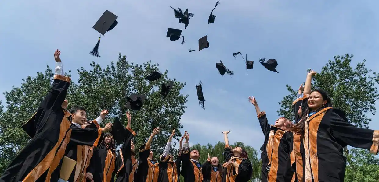 北京外国语大学2021届毕业典礼_北京外国语大学毕业_北京外国语大学学位授予仪式