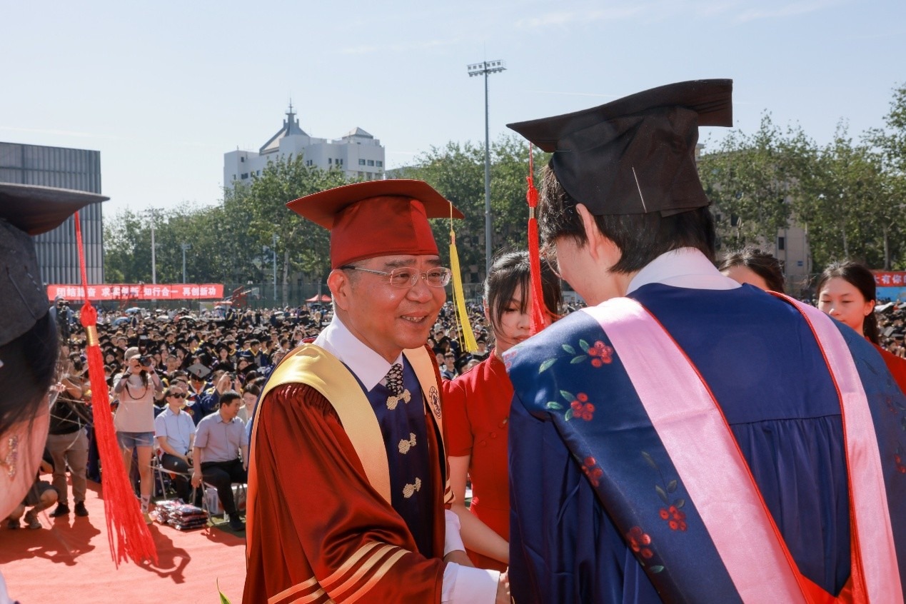 北京交通大学学位授予仪式_北京交通大学2025年毕业典礼_北京交通大学毕业
