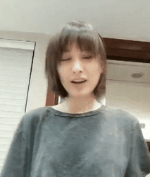 空气刘海打理技巧_明星刘海样式_空气刘海没有卷发棒