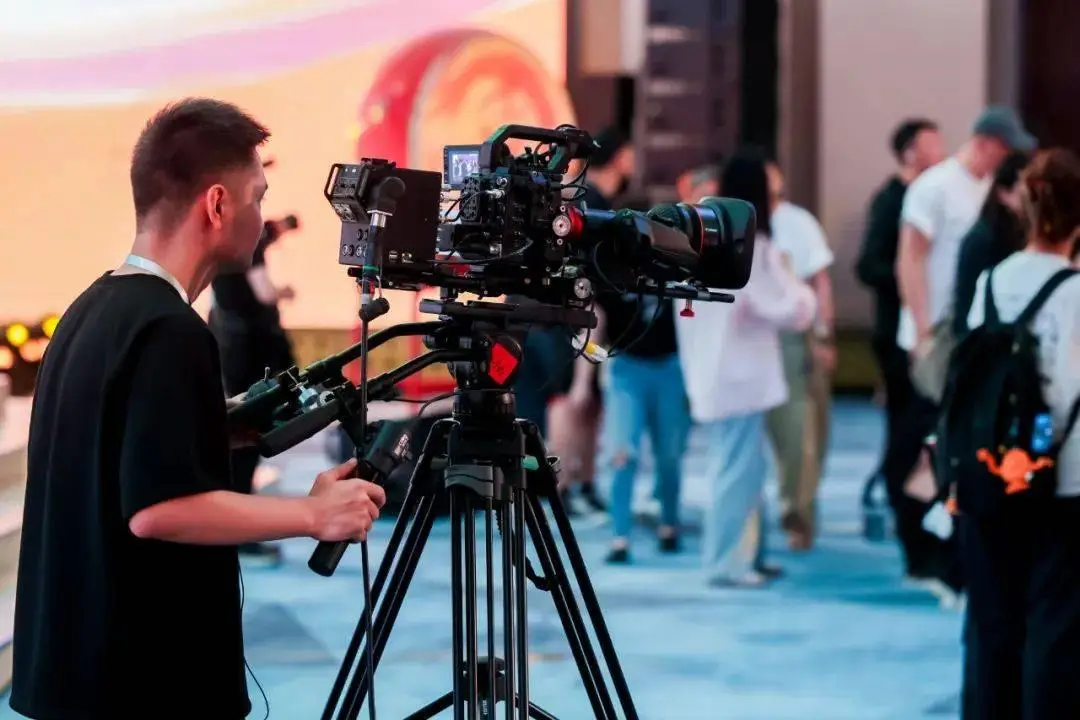 讯道直播机_佳能EOS C400电影机直播解决方案_2025暑期档电影片单发布会
