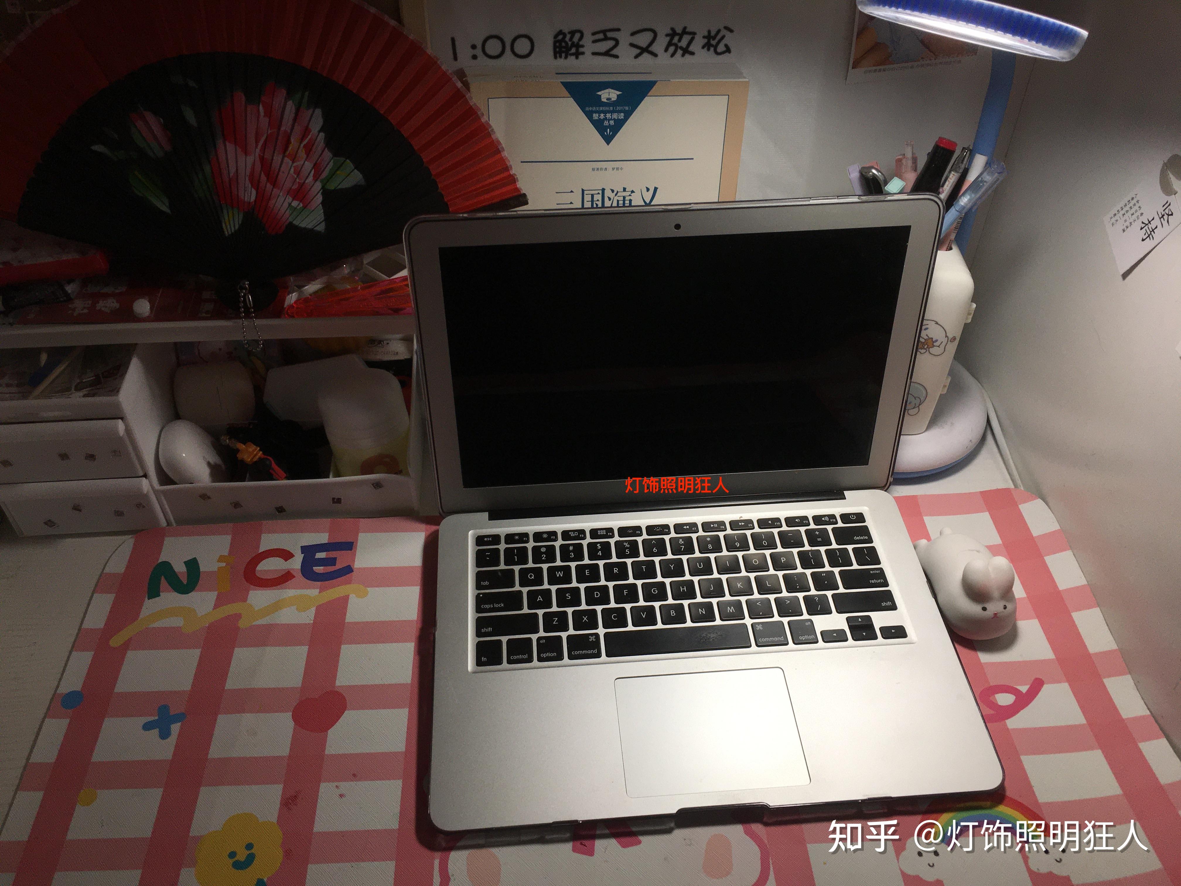屏幕挂灯作用_电脑灯使用_屏幕挂灯与台灯区别