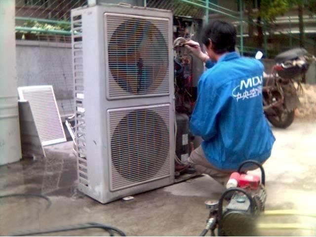 电脑灯维修_显示器背光故障解决方案_电脑显示器背光故障原因