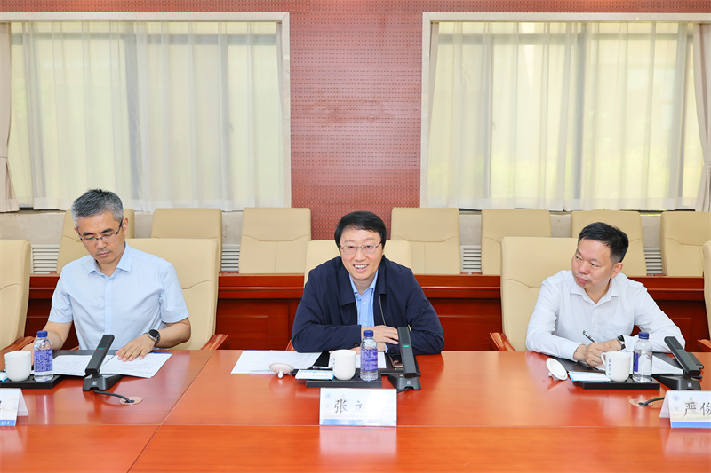 西安交通大学校长来访_西安交通大学学生_西北工业大学座谈会