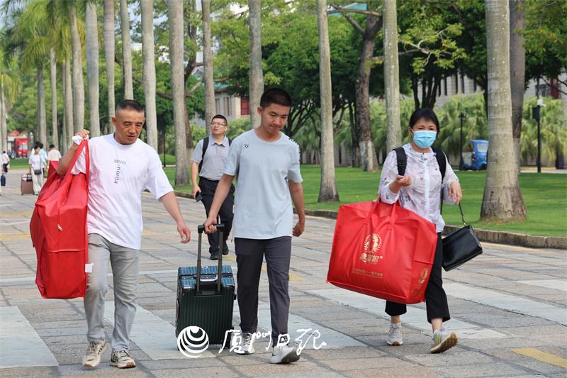 全国最美校园生活_厦门大学学生_厦门大学新生入学