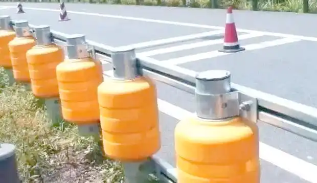 创新防撞桶设计_防撞桶规范_旋转防撞桶技术