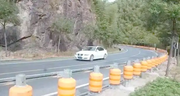 旋转防撞桶技术_防撞桶规范_创新防撞桶设计