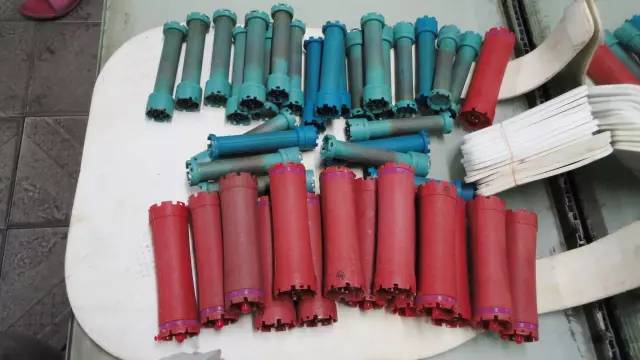 卷发棒尺寸选择_理发店烫发骗局_32mm卷发棒视频