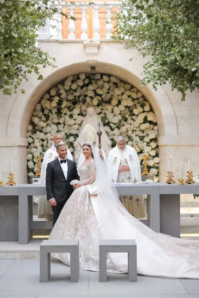 婚纱轻纱好还是重纱好_婚纱轻纱照片_轻婚纱