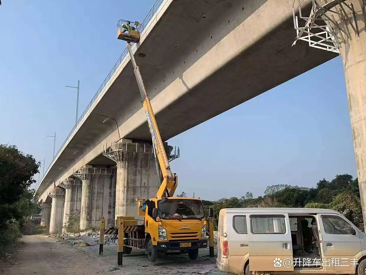 路灯一般用的是多少伏的电_路灯一般多少瓦以及照射范围_大路灯使用