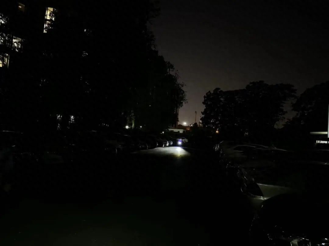 路灯安装大门右侧怎么装_大路灯怎么安装_路灯安装大门视频教程图片