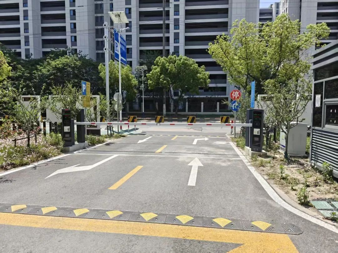 路灯一般用多少瓦_路灯一般用的是多少伏的电_大路灯使用