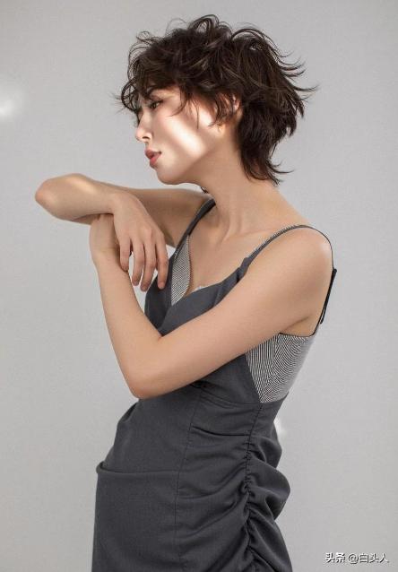 中短发哪种卷发棒多少厘米_短发烫发技巧_纹理烫显发量