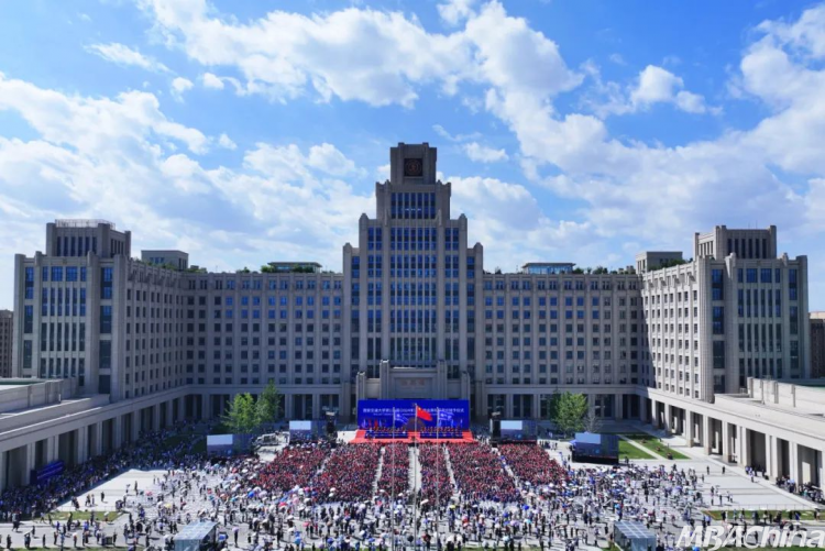 西安交通大学毕业_优秀毕业生表彰_西安交通大学2024届研究生毕业典礼