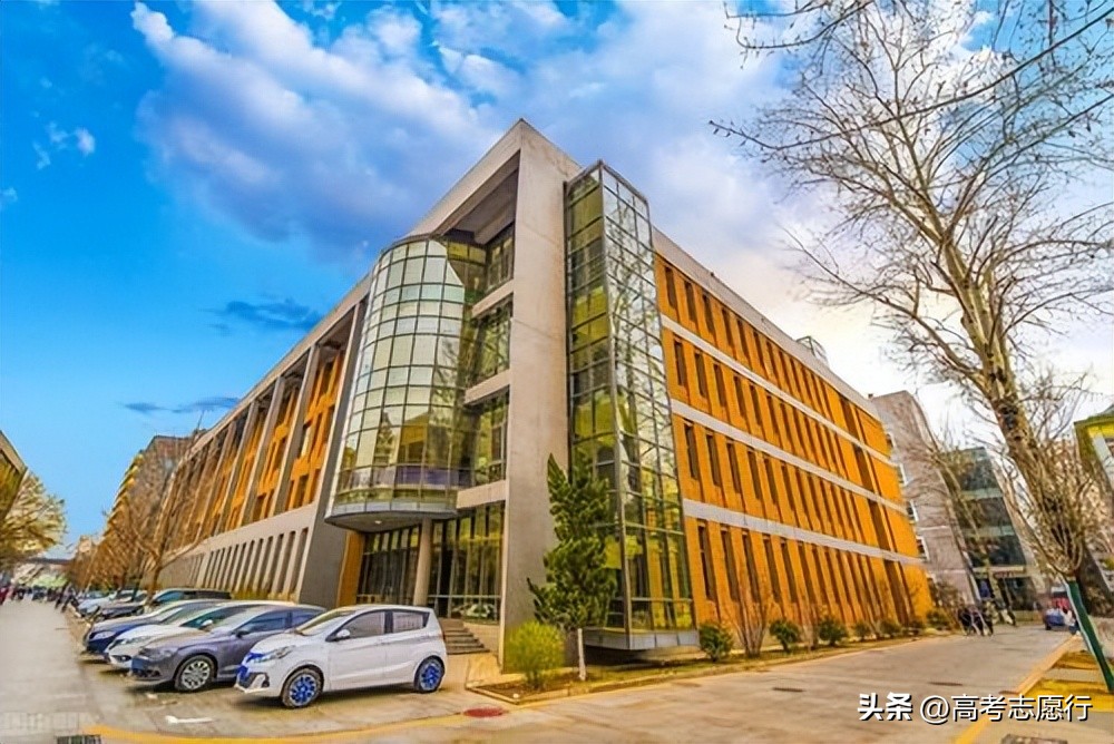 北京外国语大学高考录取分数线_语言类高校就业质量_北京外国语大学毕业