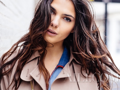 洗发后卷发护理方法_电发后护发技巧_用卷发棒后头发干枯