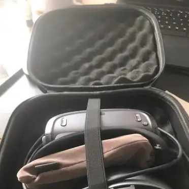 高清电影机客厅观影_讯道电影机_电影机外观酷炫体验