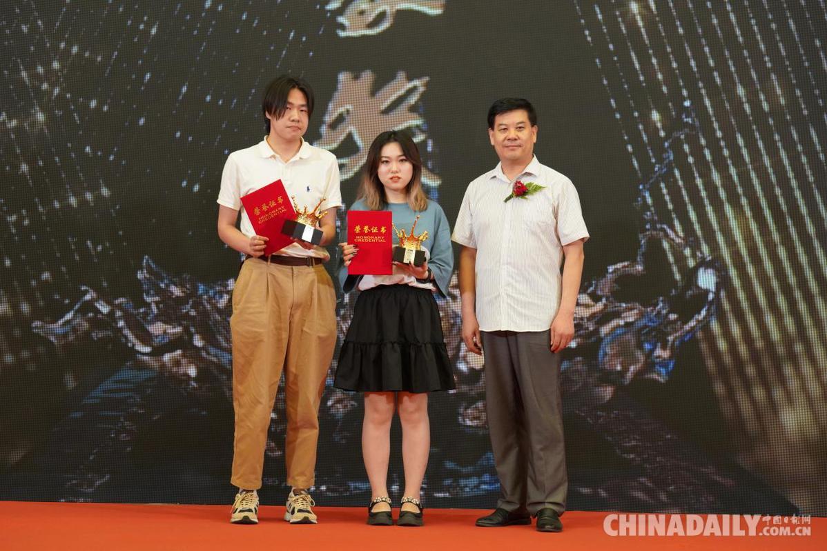 北京电影学院毕业_北京电影学院现代创意媒体学院毕业典礼_青岛西海岸新区毕业典礼