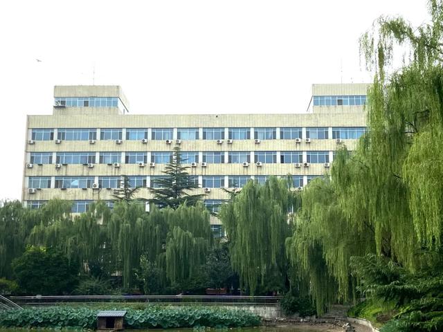 北京交通大学学院排名_北京交通大学专业介绍_北京交通大学学生