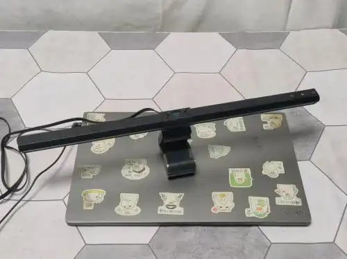 屏幕挂灯使用方法_屏幕挂灯护眼效果_电脑灯使用