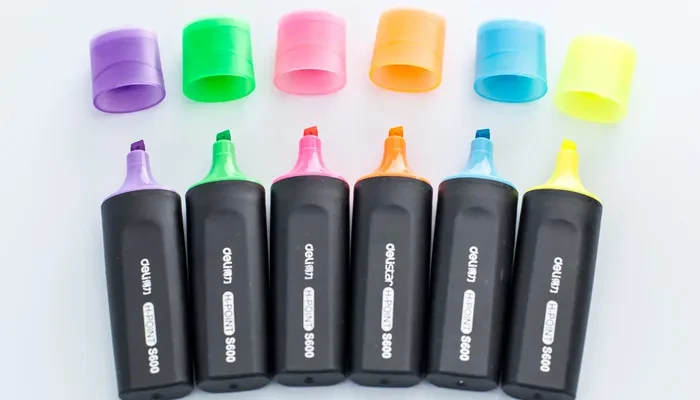 白板记号笔清除方法_记号笔是白板笔吗_记号笔痕迹去除技巧