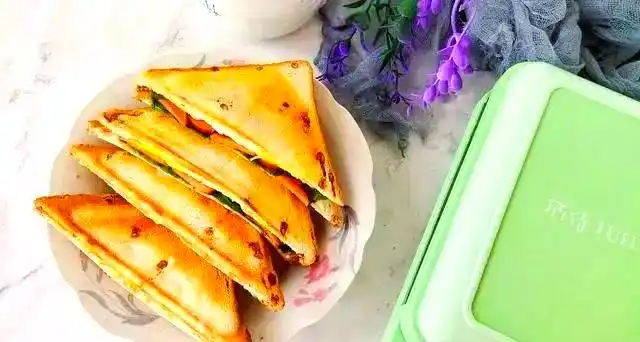 三明治机使用教程_三明治机美味早餐_孩子早餐三明治制作