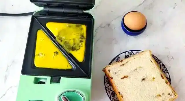 三明治机使用教程_三明治机美味早餐_孩子早餐三明治制作