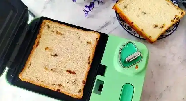 三明治机使用教程_三明治机美味早餐_孩子早餐三明治制作