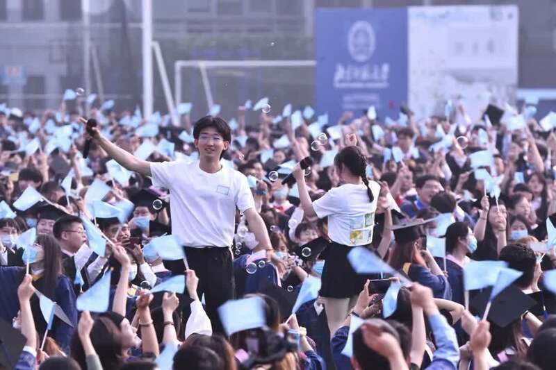 北京师范大学毕业_北京师范大学2021年毕业典礼致辞 _ 精神主动毕业生 