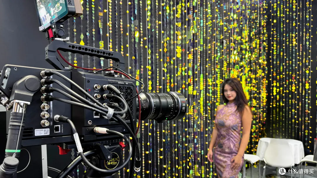 DC0300 EFP评测_8K广播级讯道摄像机_讯道直播机