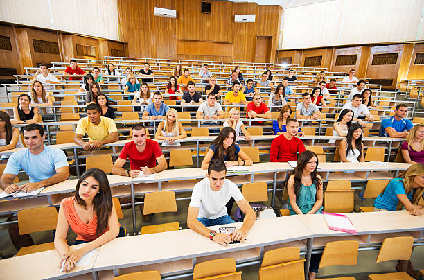 新闻学和传播学哪个好_新闻学专业选择分析_编辑出版学考研难度