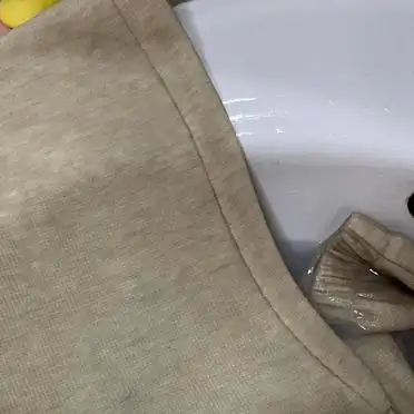 白板笔弄衣服上怎么洗_白板笔墨衣服清洗方法_白板笔污渍去除技巧