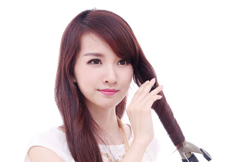 科学使用卷发棒防止头发损伤_发尾卷发diy不用卷发棒_保护发丝的卷发棒使用技巧