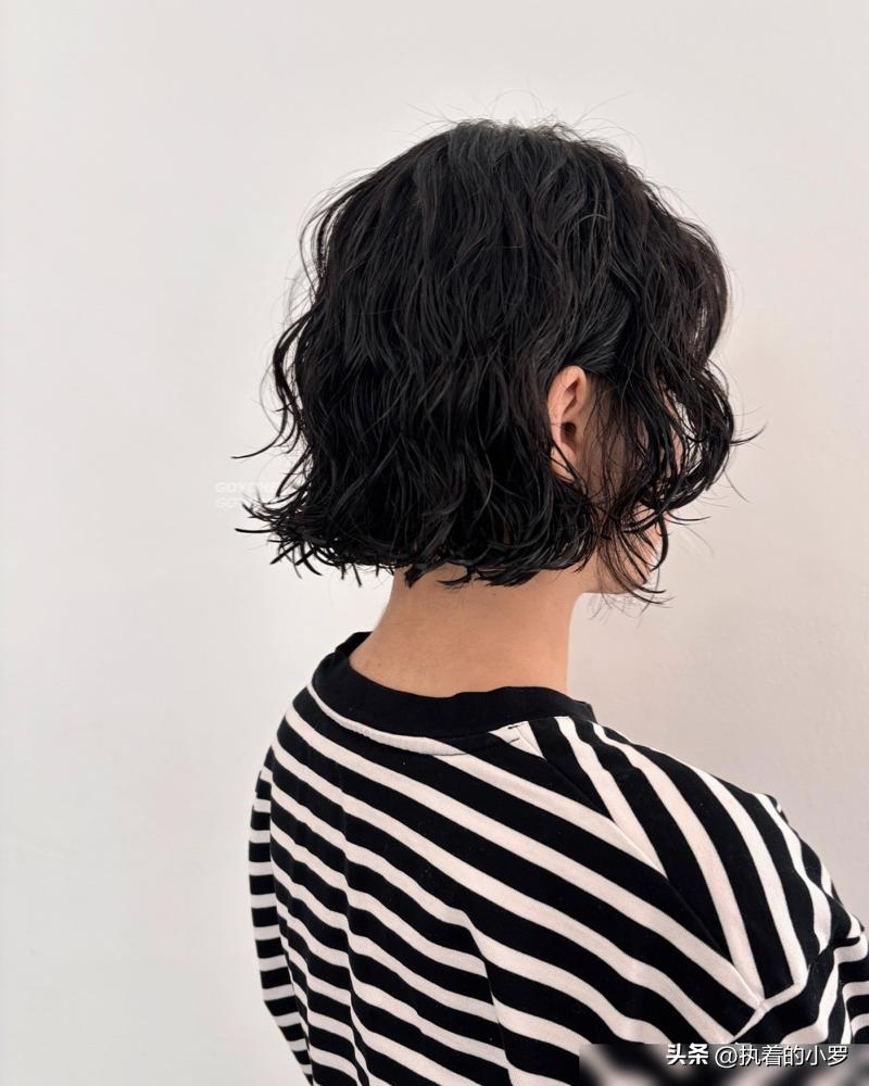 卷发棒怎么卷头发好看_卷发不同长度风格密码_短发卷发气质搭配
