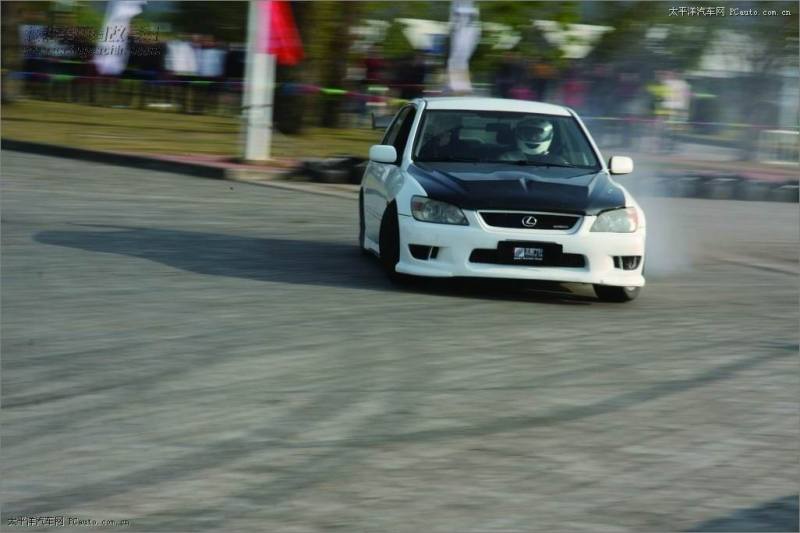 防撞桶里面装什么_防撞桶布置_防撞桶安装方法