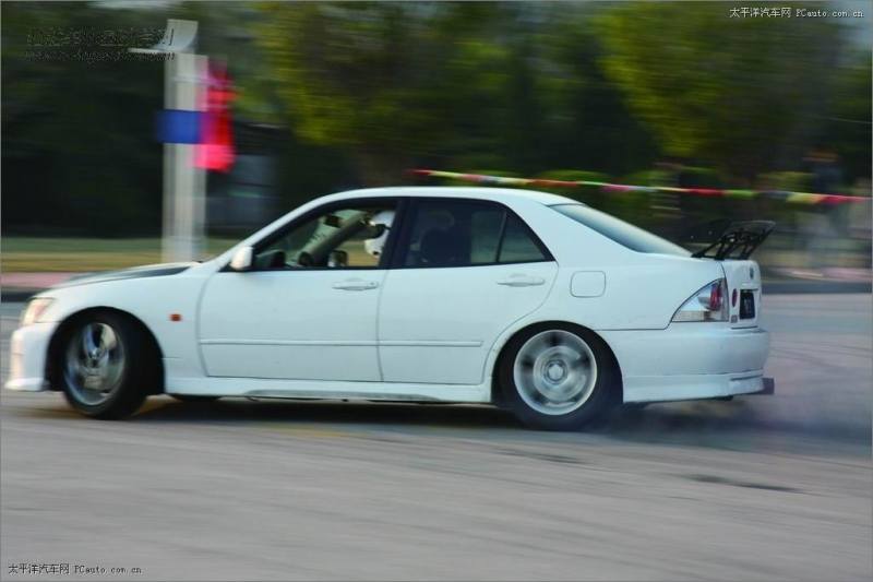 防撞桶布置_防撞桶安装方法_防撞桶里面装什么