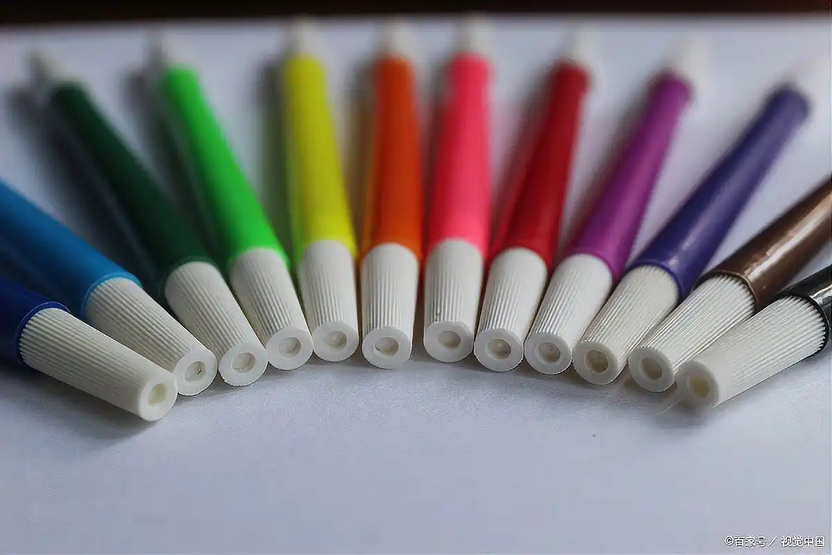 白板笔擦不掉怎么办_酒精擦拭法清除白板笔迹_白板笔擦不掉