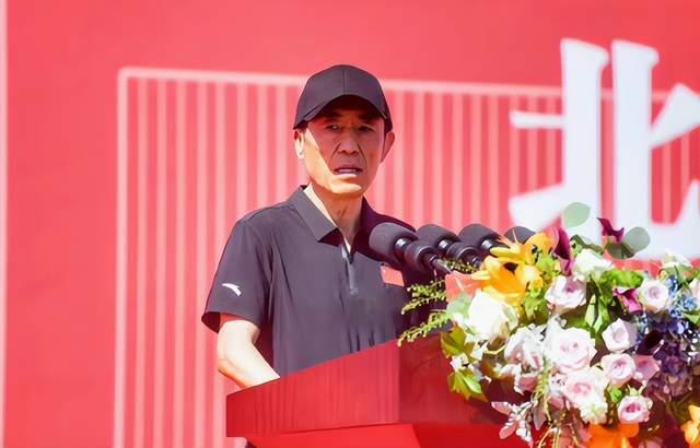 北京电影学院教授_北京电影学院2022级新生开学典礼 张艺谋 北电特聘教授