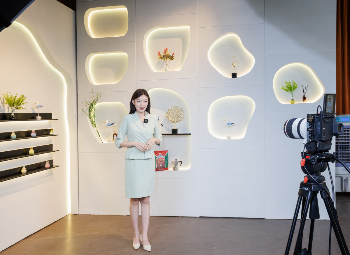 媒体深度融合 佳直播 新媒体直播解决方案_讯道直播机