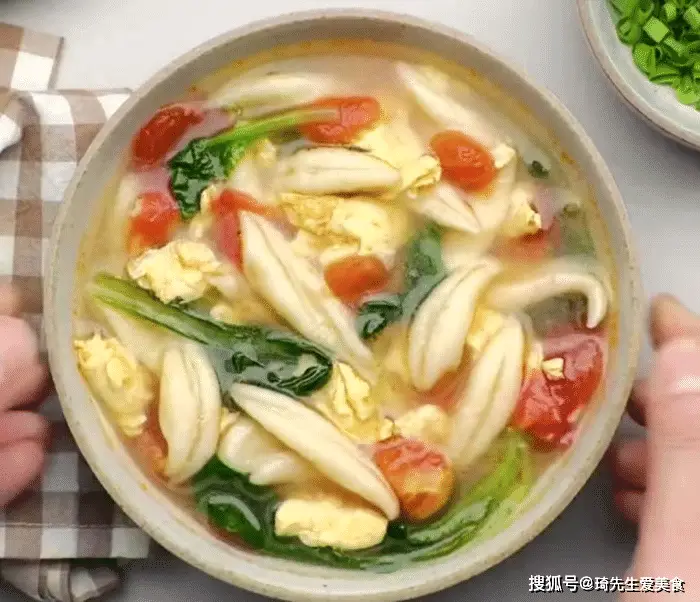 牛奶火腿葱花蛋饼食谱_早餐机鸡蛋杯食谱_早餐蛋饼做法