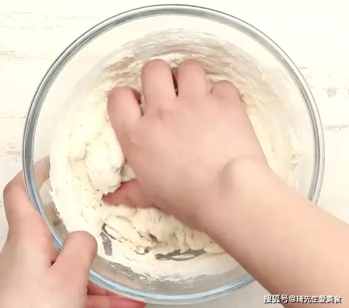早餐机鸡蛋杯食谱_牛奶火腿葱花蛋饼食谱_早餐蛋饼做法