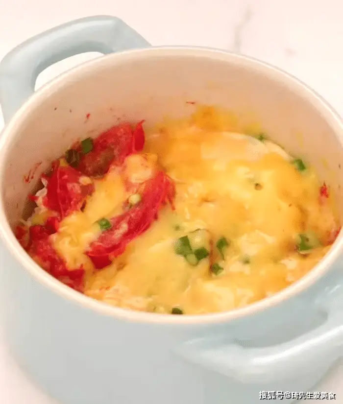 早餐机鸡蛋杯食谱_早餐蛋饼做法_牛奶火腿葱花蛋饼食谱