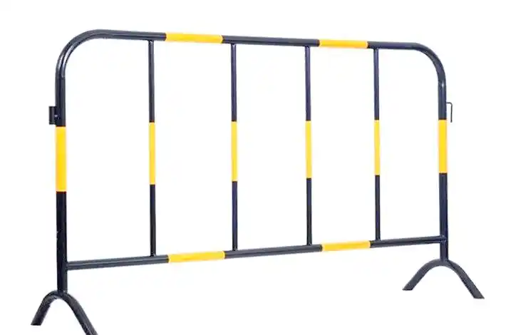 防撞桶水马作用_铁马防护栏道路隔离_防撞桶安放