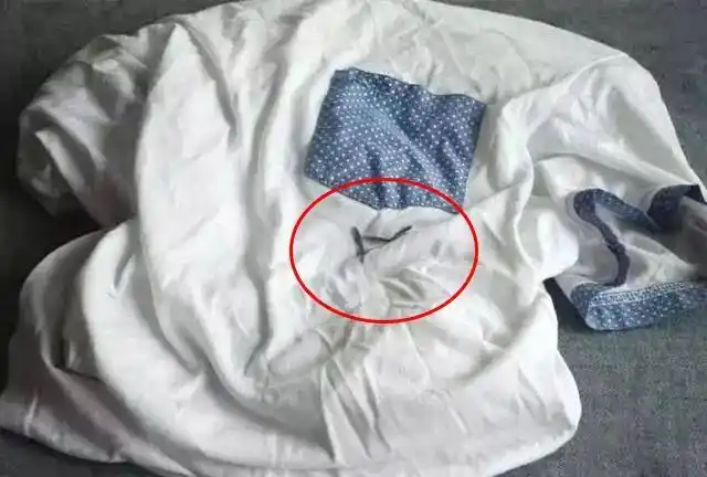 衣服上圆珠笔迹清洗方法_衣服上水彩笔迹清洗方法_白板笔弄衣服上怎么洗