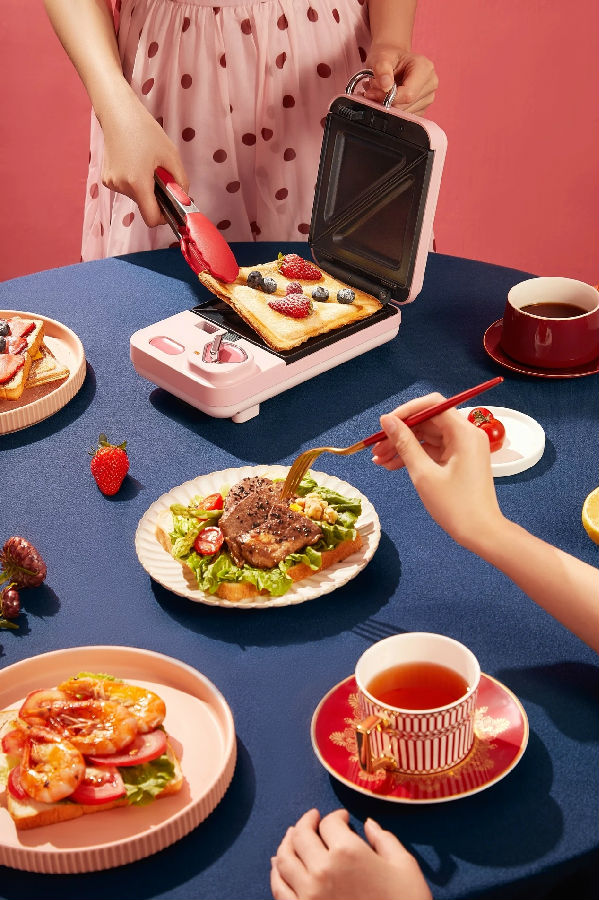 早餐三明治机_浩诗HULLSI多功能三明治机_三明治机美味早餐