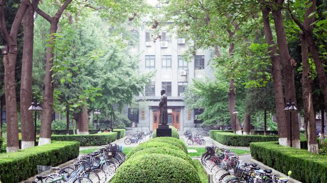 北京师范大学高招中国访谈_北京师范大学招生政策解读_北京师范大学学生