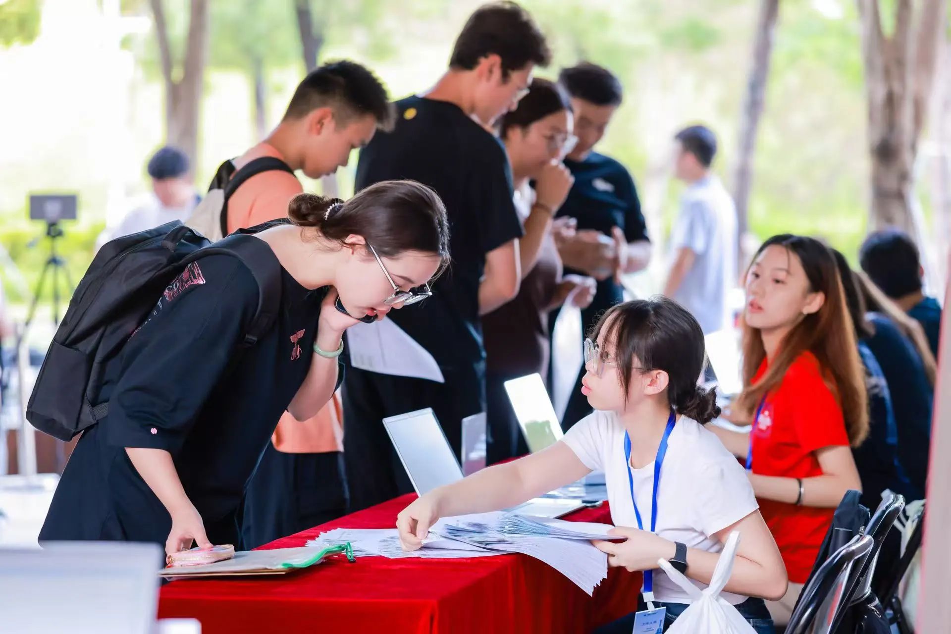 深圳北理莫斯科大学2025级本科新生报到_深圳北理莫斯科大学迎新活动_深圳北理莫斯科大学