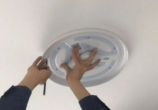 自己安装灯具步骤_灯具安装注意事项_大路灯怎么安装