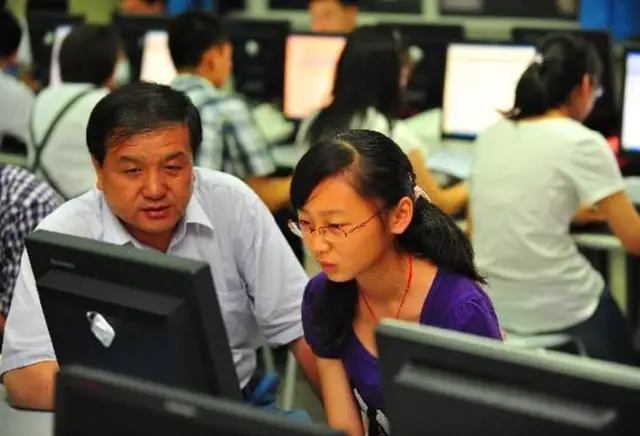 新闻传播类大学专业设置_传媒大学专业排名_新闻与传播学就业方向